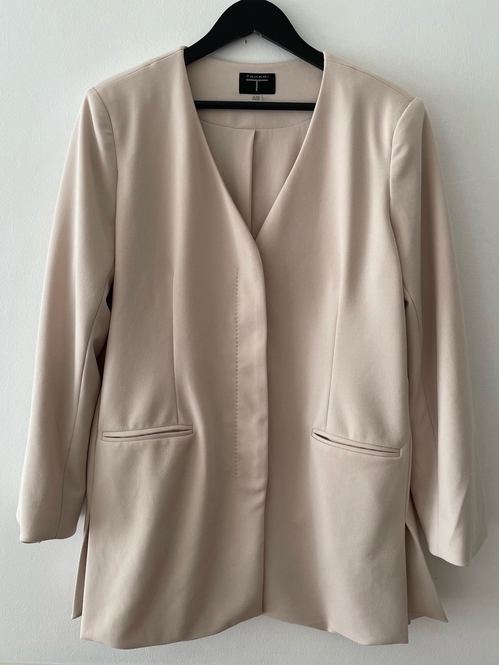 Tahari Collarless Button Up Blazer Size XL